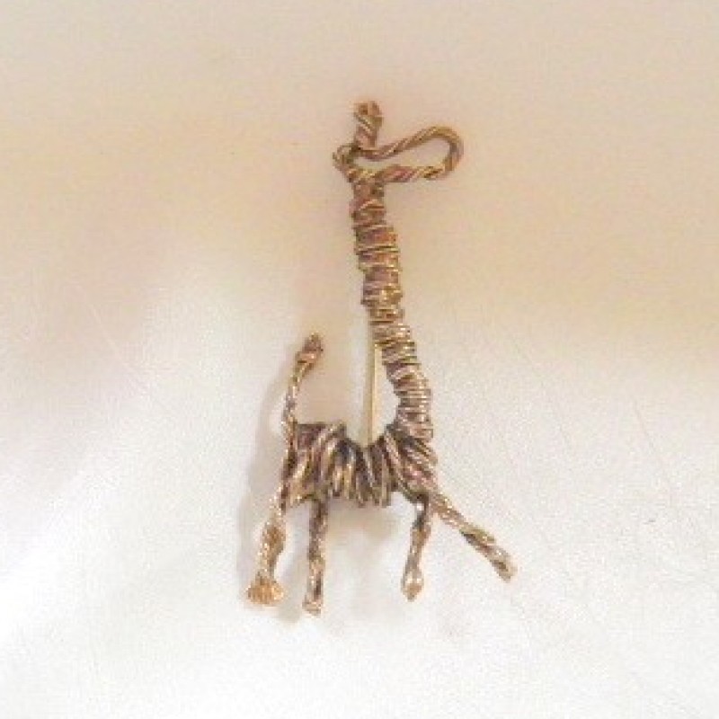 Wire Giraffe Pin