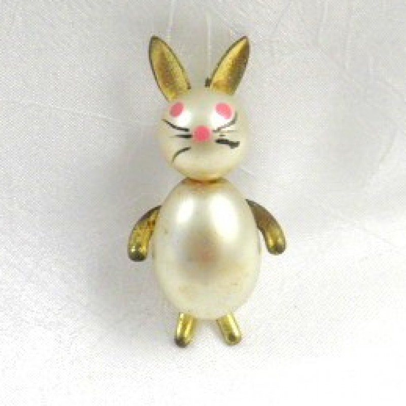 Vintage Bunny Pin